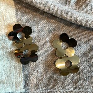 Gold floral earrings (bw)